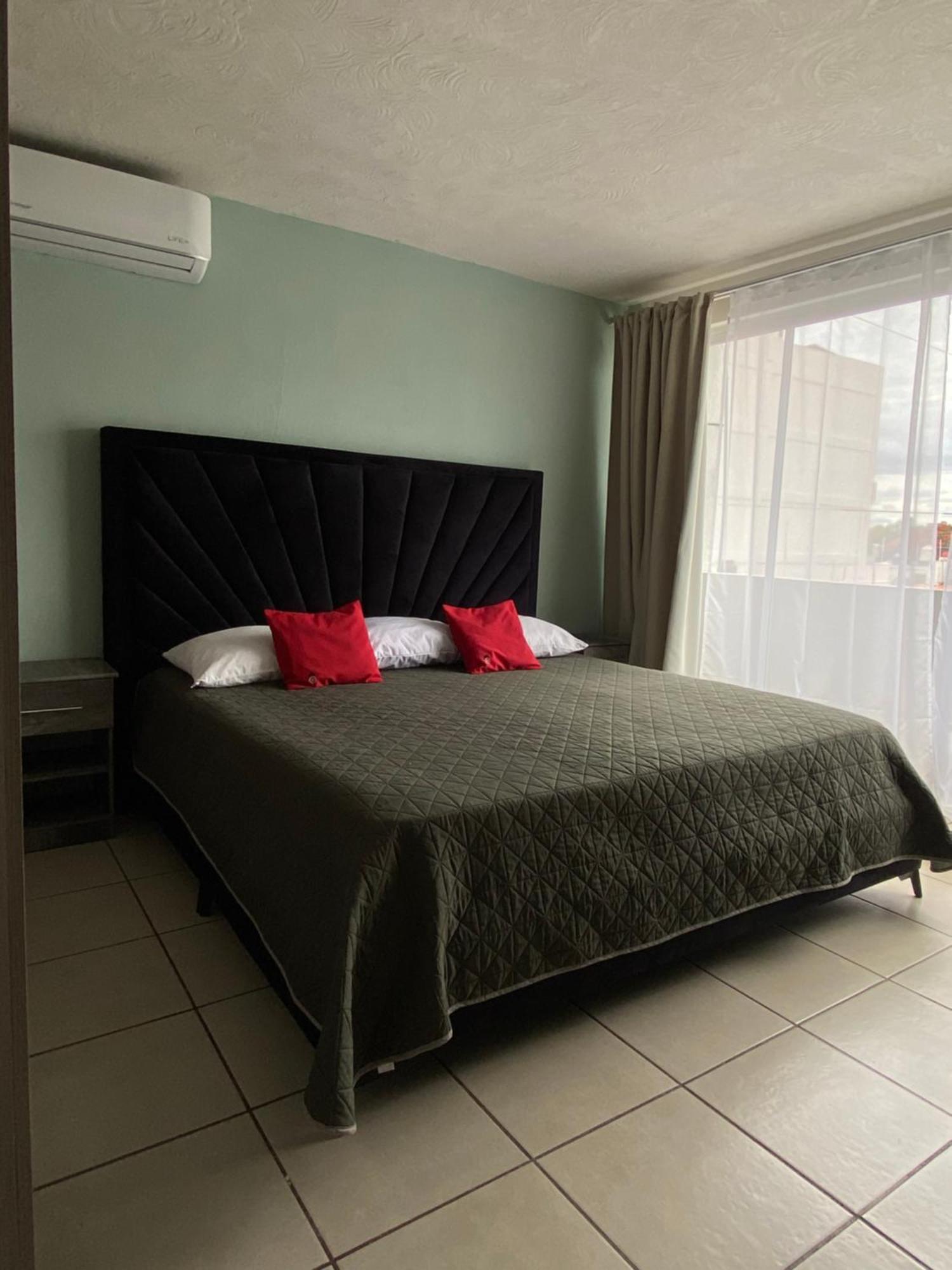 1 Venator House Boutique Aparthotel León Exterior foto
